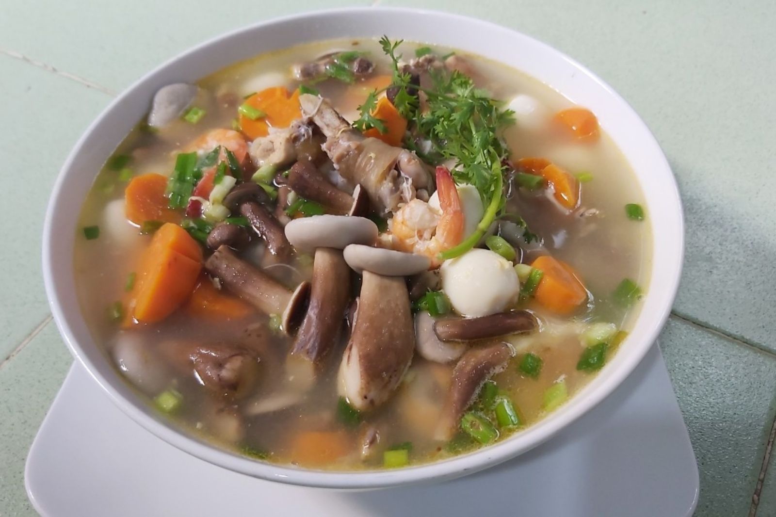 Nấm tràm được chế biến thành nhiều món ngon khiến thực khách say mê