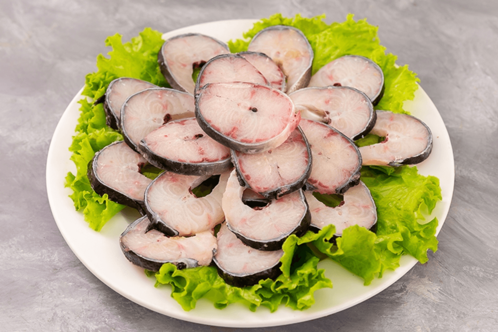 Nên chọn các quán ăn gần Phong Nha vì cá chình ở đây thường ngon hơn 