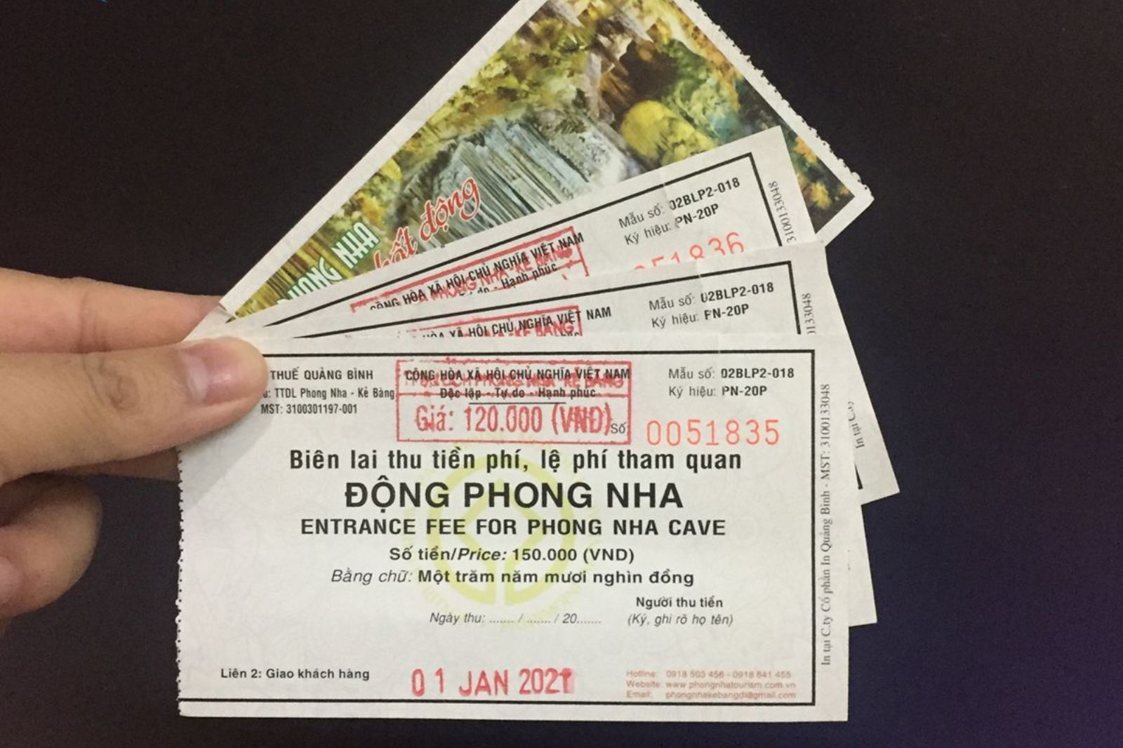 Nên mua vé trực tiếp tại điểm du lịch