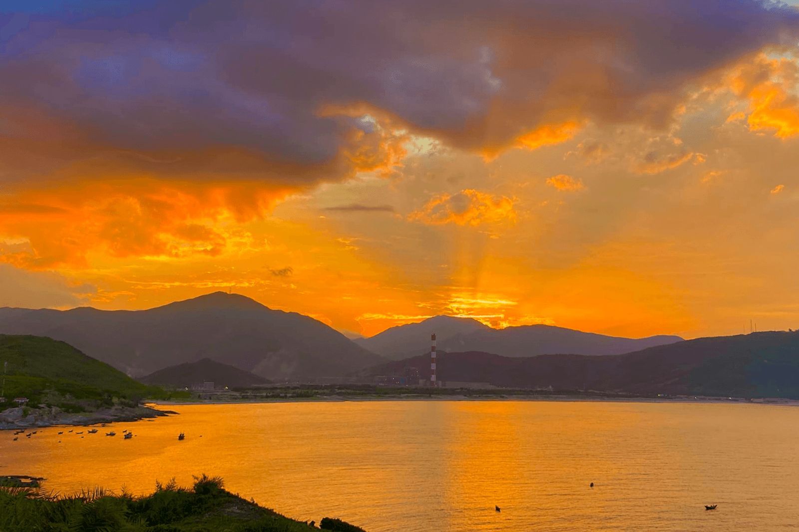 Ngắm bình minh ở Hòn La mang đến trải nghiệm hoàn toàn khác biệt