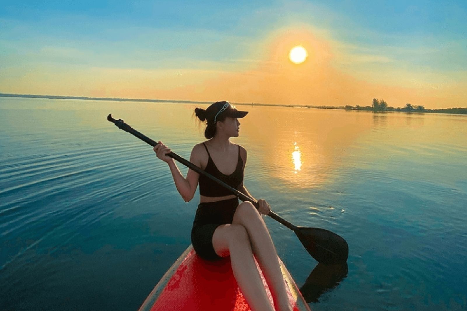 Ngắm hoàng hôn trên sông Nhật Lệ