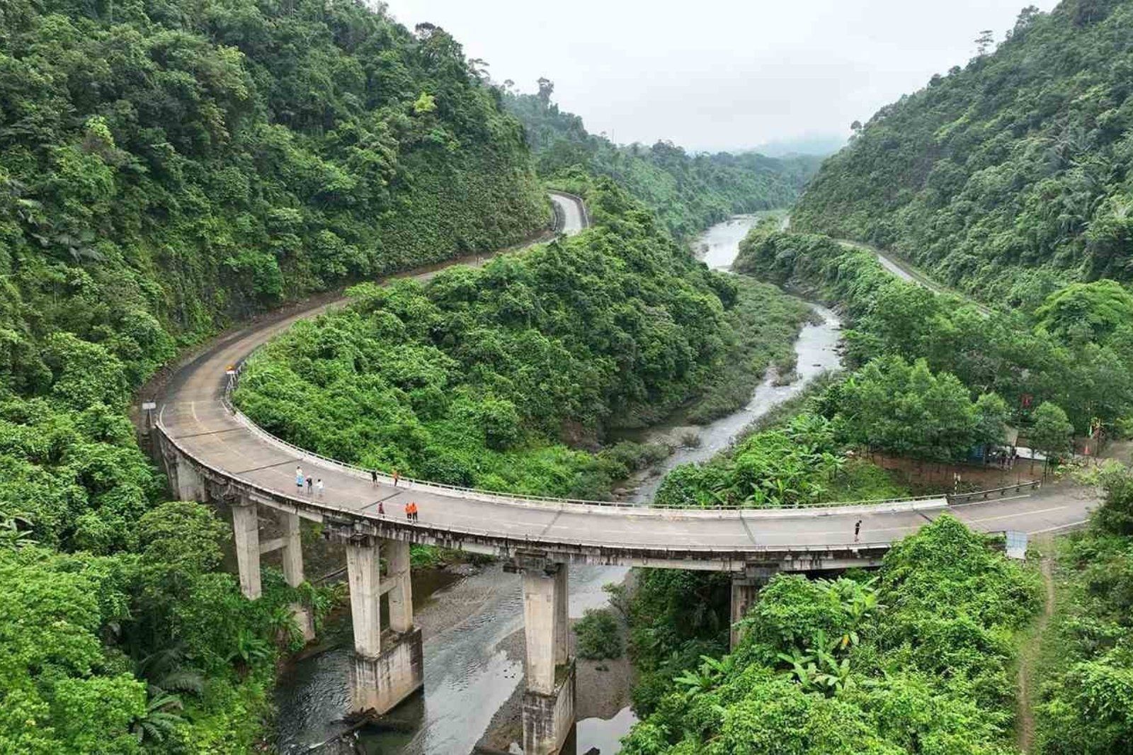 Ngắm nhìn đại ngàn Trường Sơn hùng vĩ