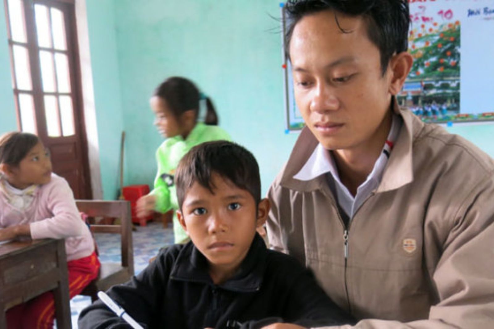 Người Rục đầu tiên làm thầy giáo