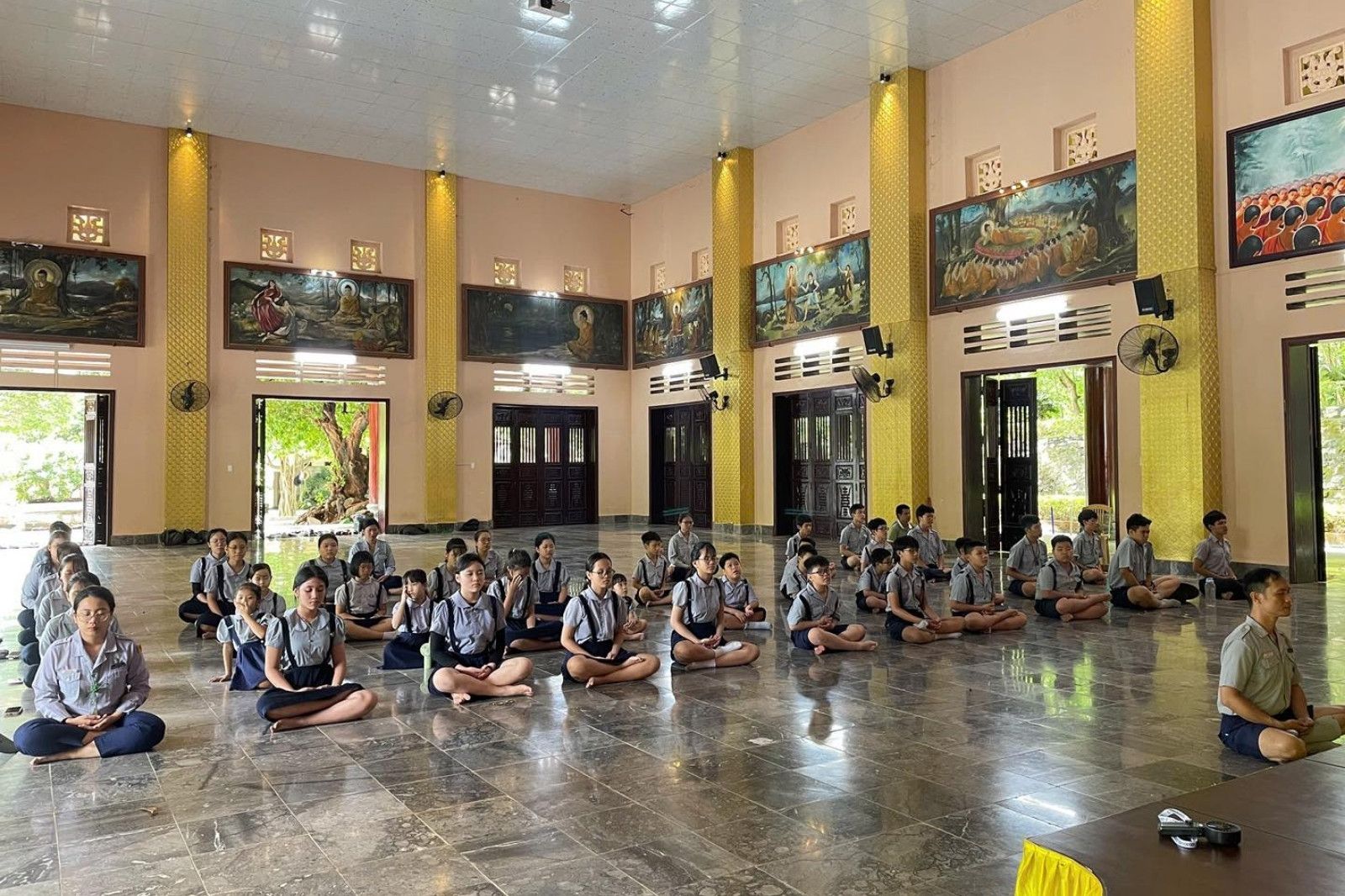 Nhiều hoạt động tham quan và học tập được tổ chức tại chùa