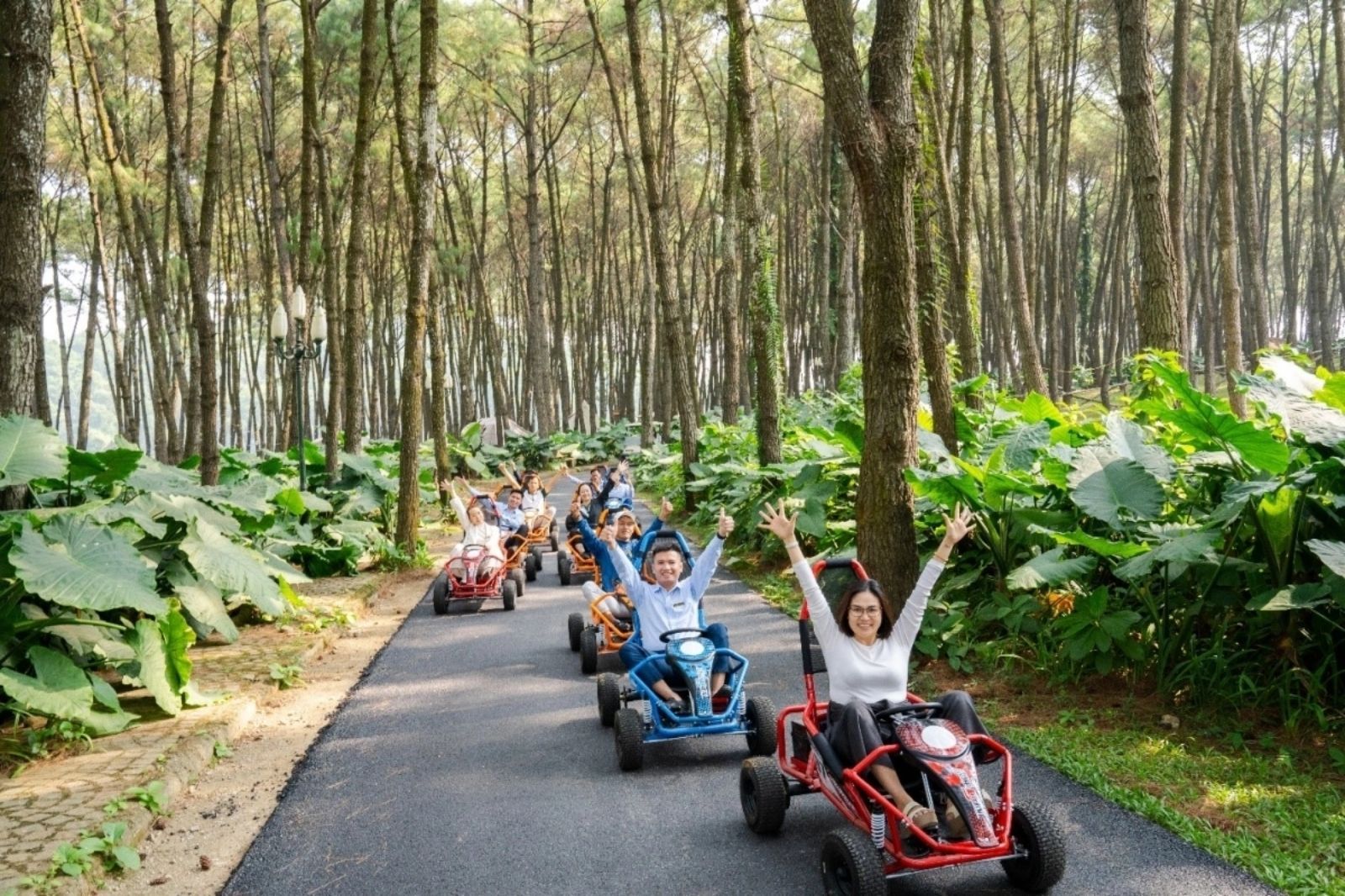 Nhiều hoạt động vui chơi thú vị tại Đồi thông Hồ Đồng Chương