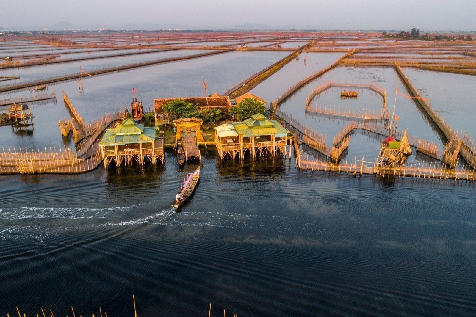 Nhiều trải nghiệm hấp dẫn tại Phá Tam Giang