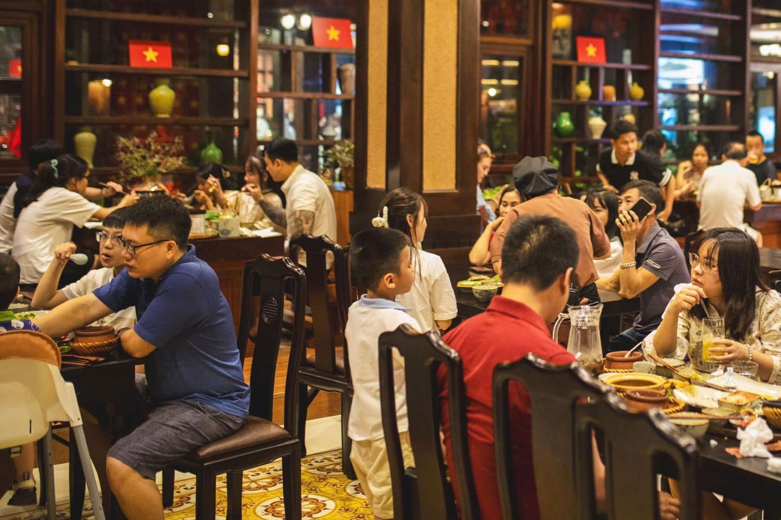 Những bữa cơm trưa níu chân thực khách