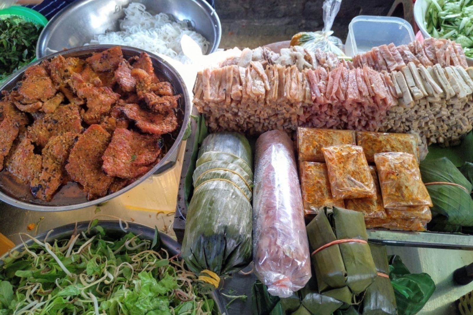 Những món ăn thôn quê dân dã ở chợ quê Quảng Trị