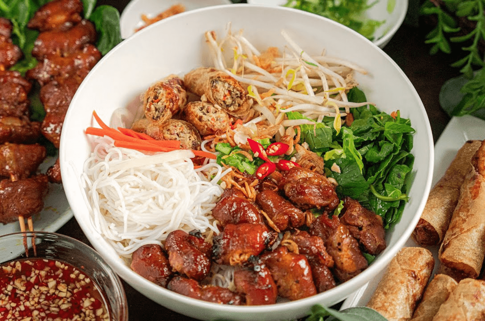 Những quán bún thịt nướng siêu ngon tại Đồng Hới