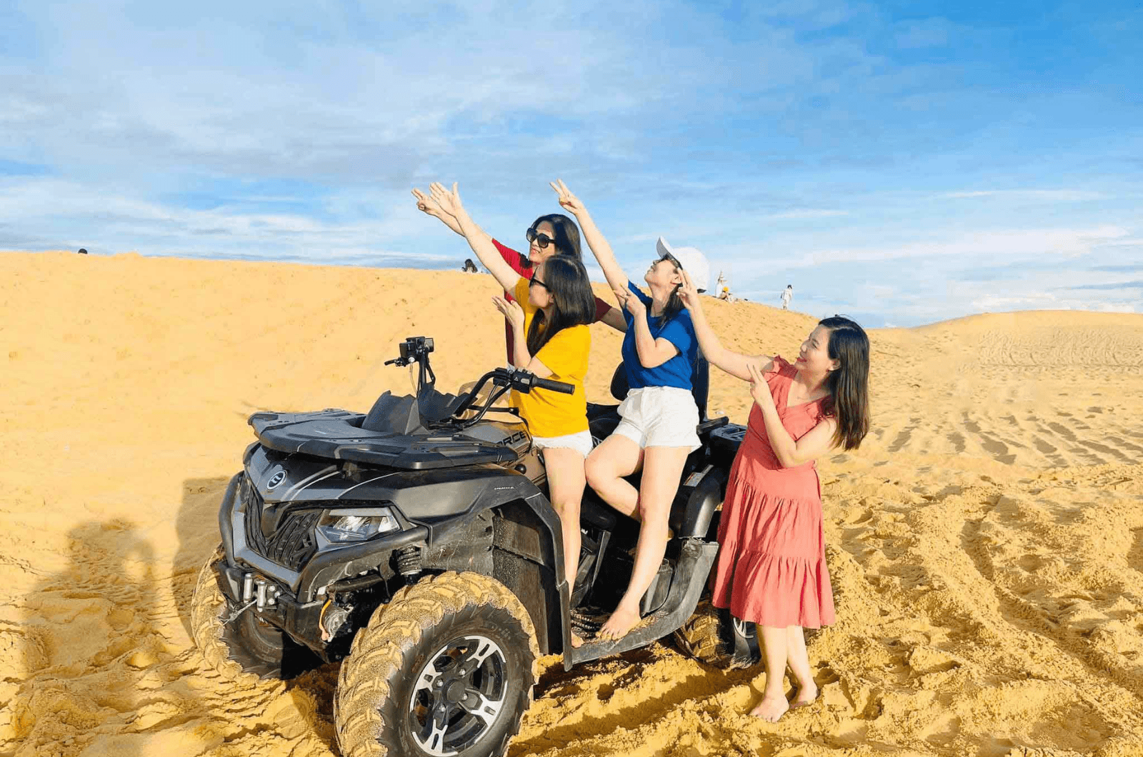 Những tấm hình ấn tượng tại Đồi cát Quang Phú