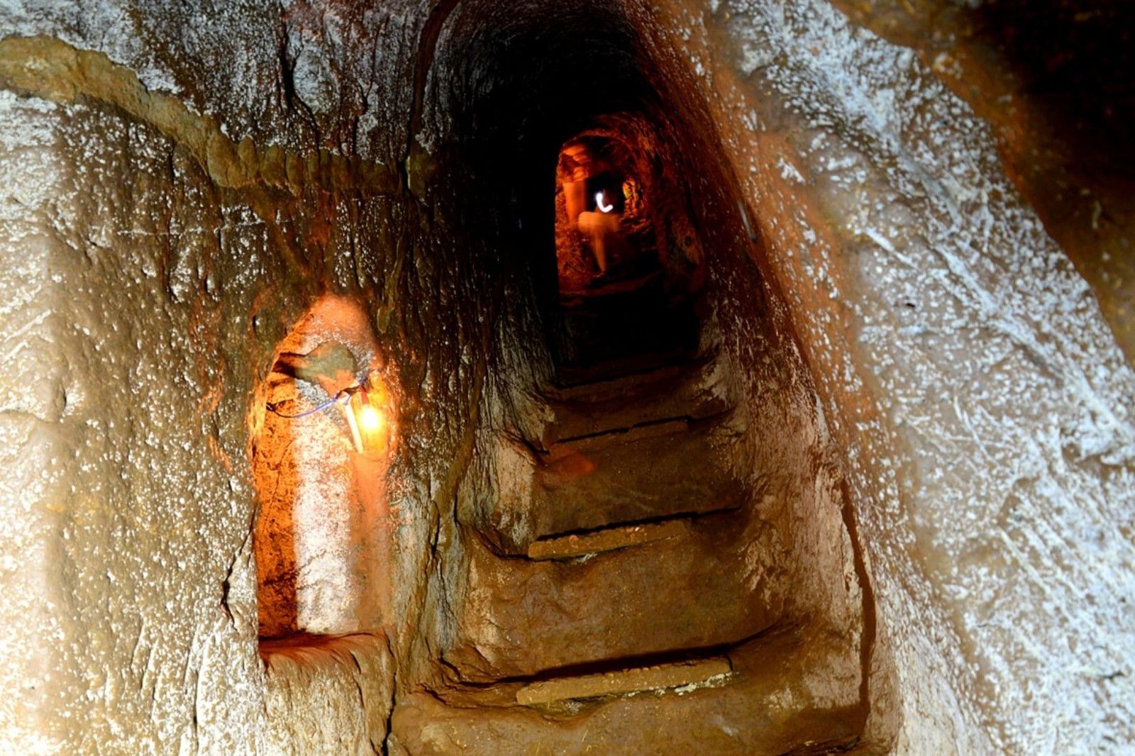 Những tour du lịch chạm tay về lịch sử bi tráng