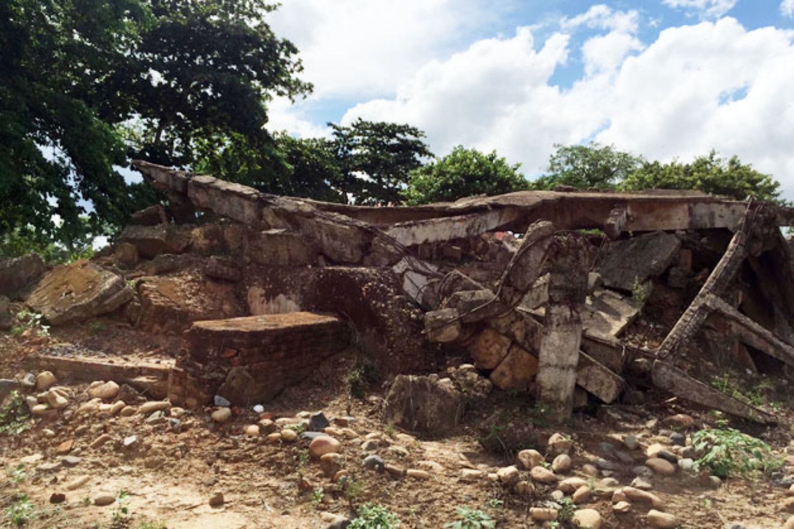 Những vết tích hoang tàn sau năm tháng chiến tranh khốc liệt