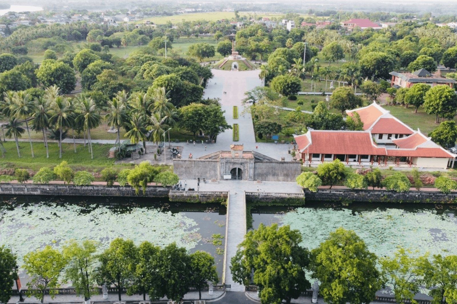 Nổi bật với các di tích lịch sử thiên nhiên