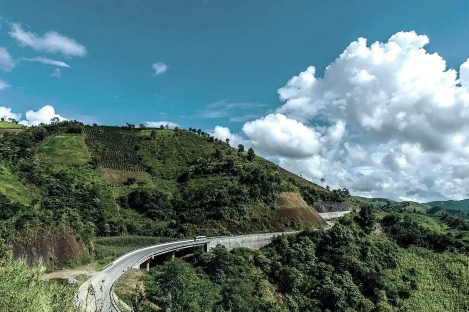 Núi Ngự Bình giữa lòng cố đô