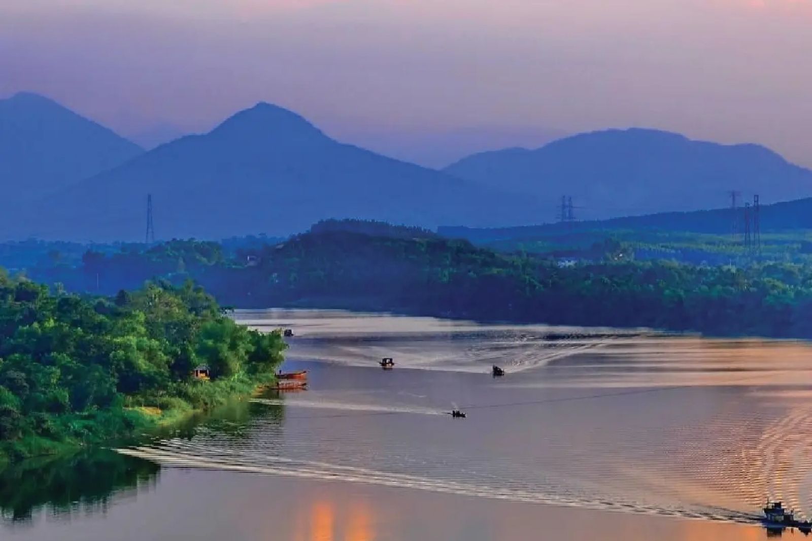 Núi Ngự Bình, bức bình phong án ngữ Kinh thành Huế