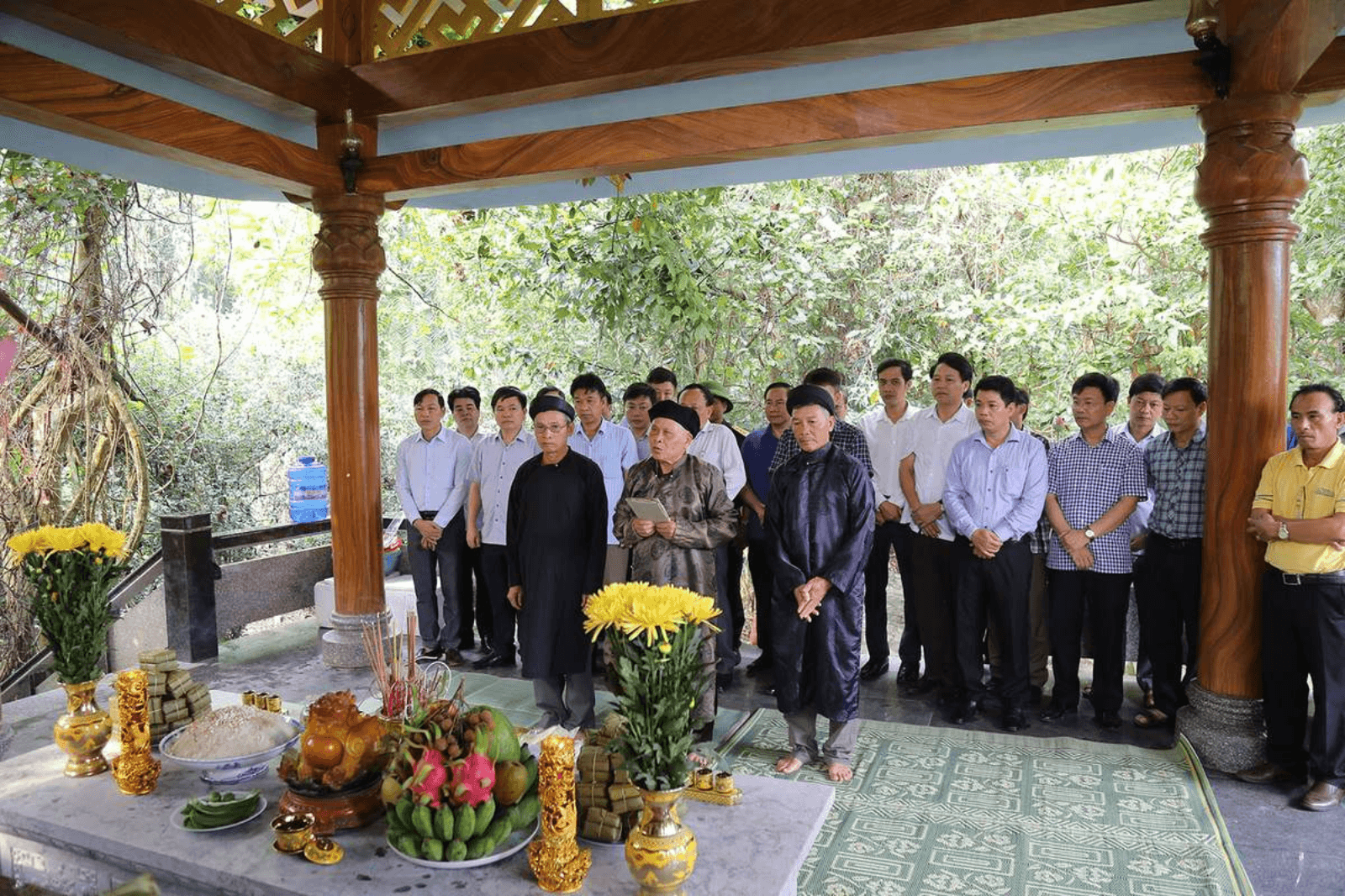 Phần lễ của hội rằm tháng ba Minh Hóa