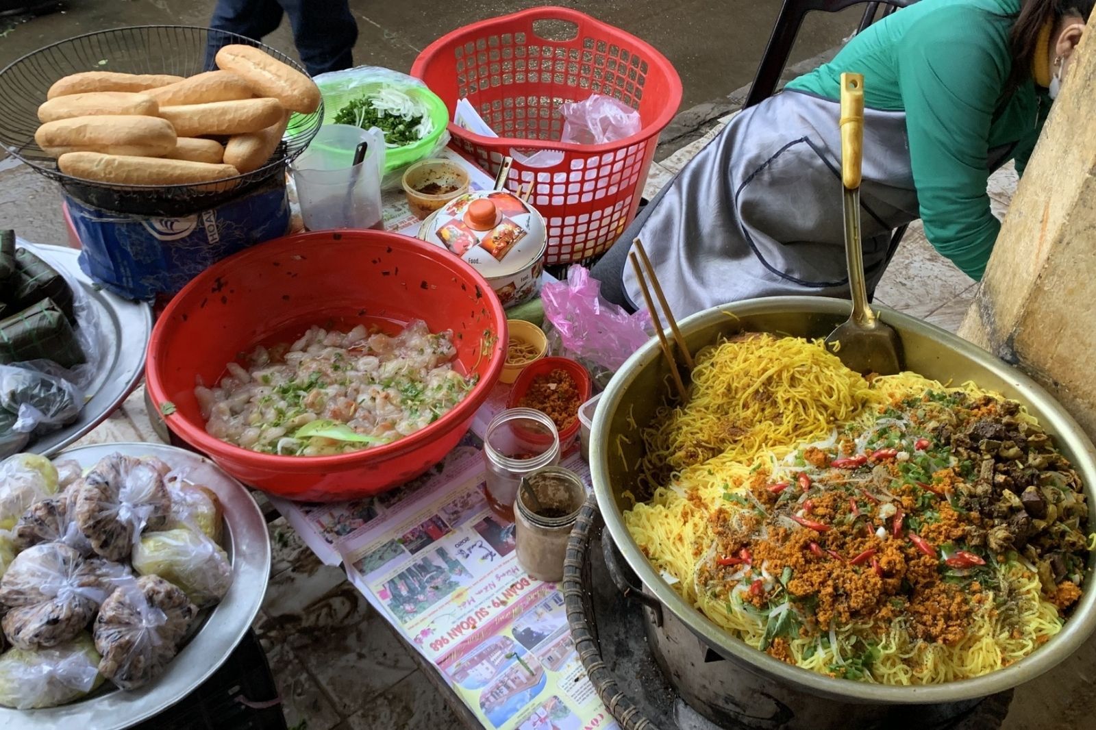 Phiên họp chợ hội tụ đa sắc màu ẩm thực dân dã