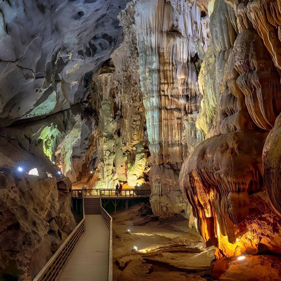 Phong Nha Cave - DMZ 1-Day Tour