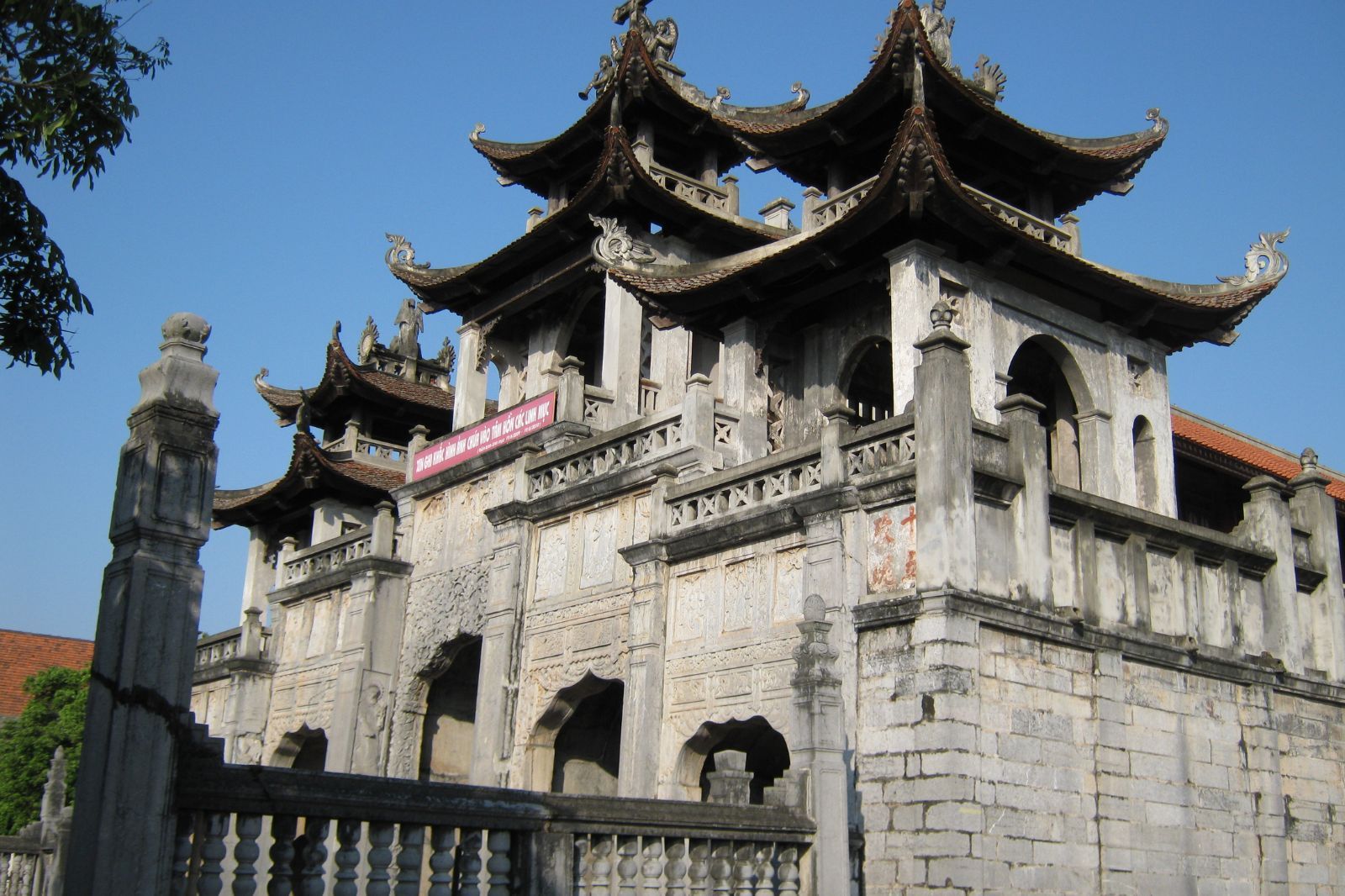 Quá trình xây dựng nhà thờ kéo dài gần 30 năm