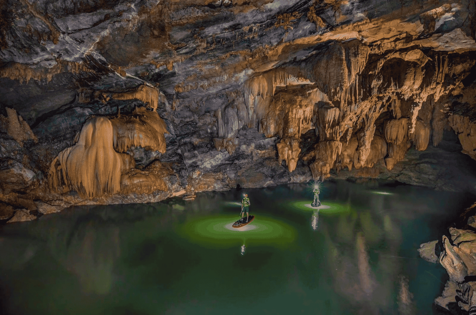 Quảng Bình nổi tiếng bởi hệ thống hang động đẹp kỳ ảo