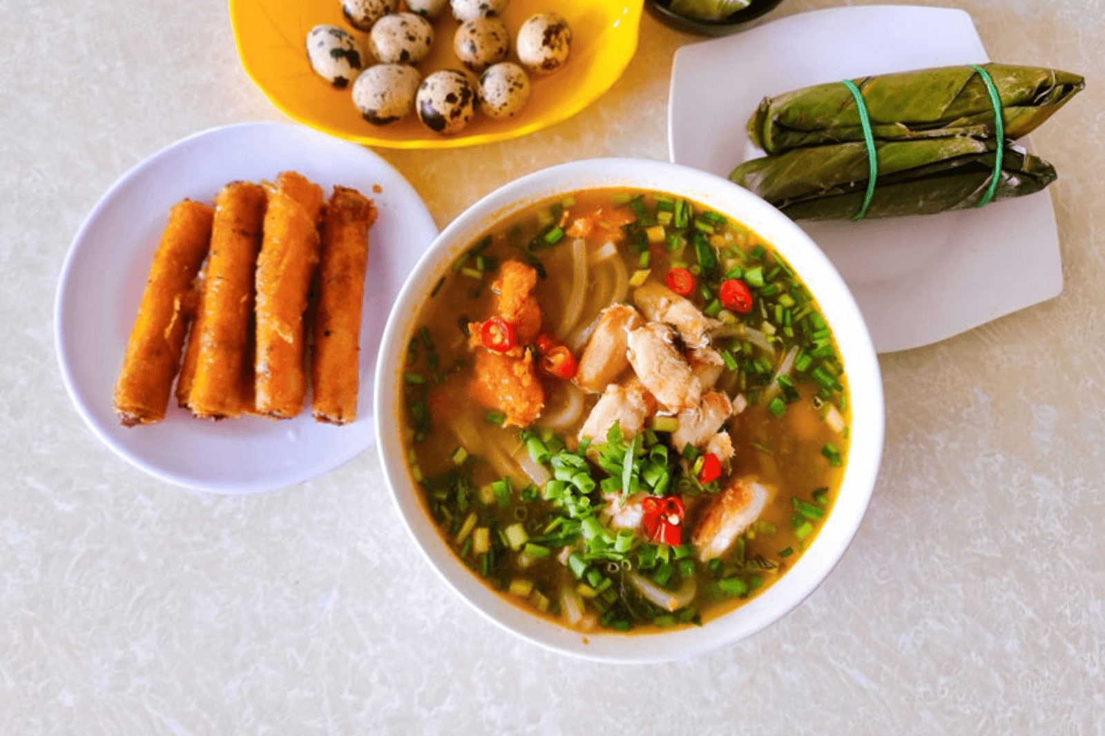 Ram Ba Đồn thường ăn cùng cháo canh 