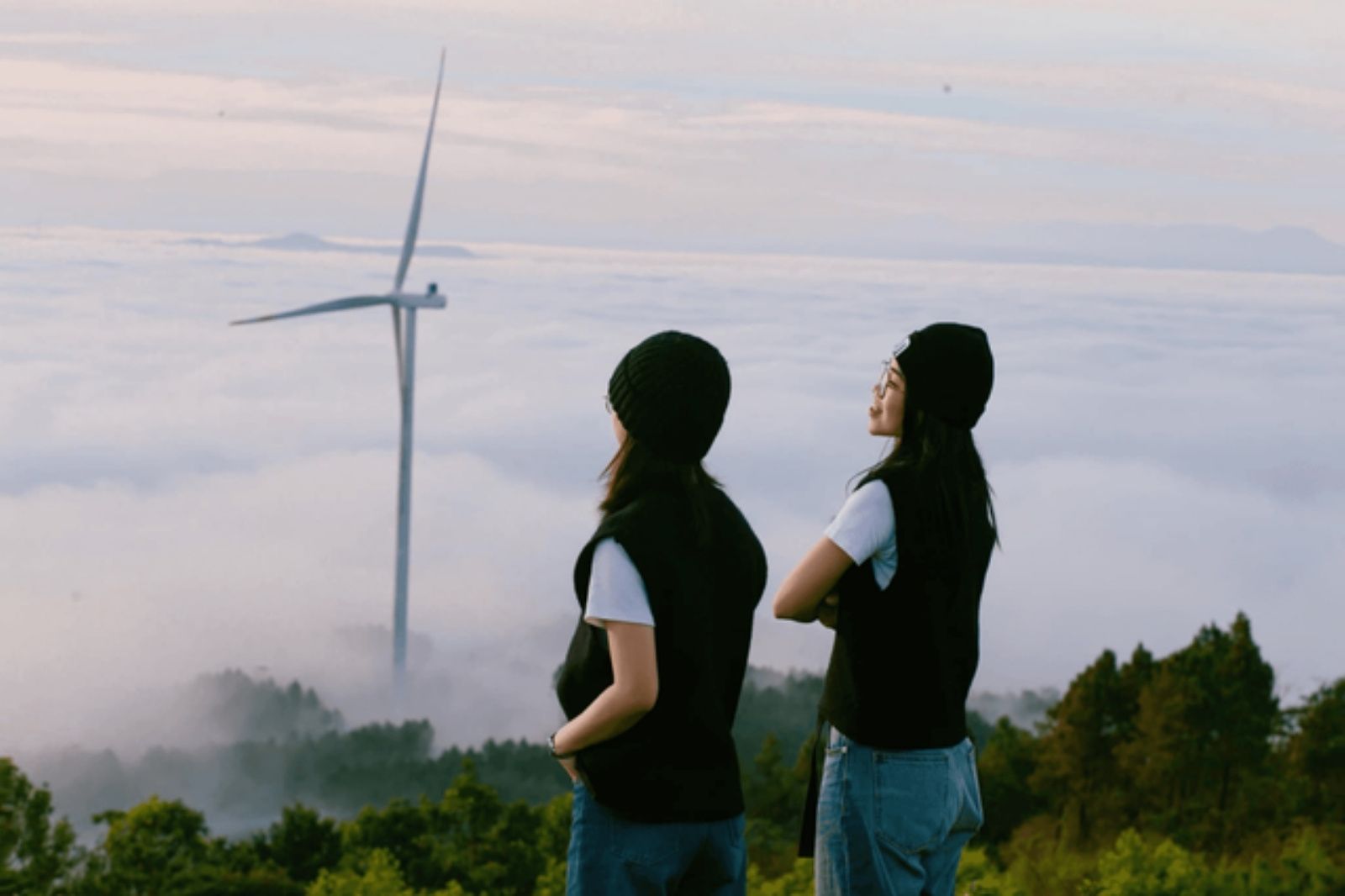 Săn mây tại cánh đồng điện gió Quảng Trị