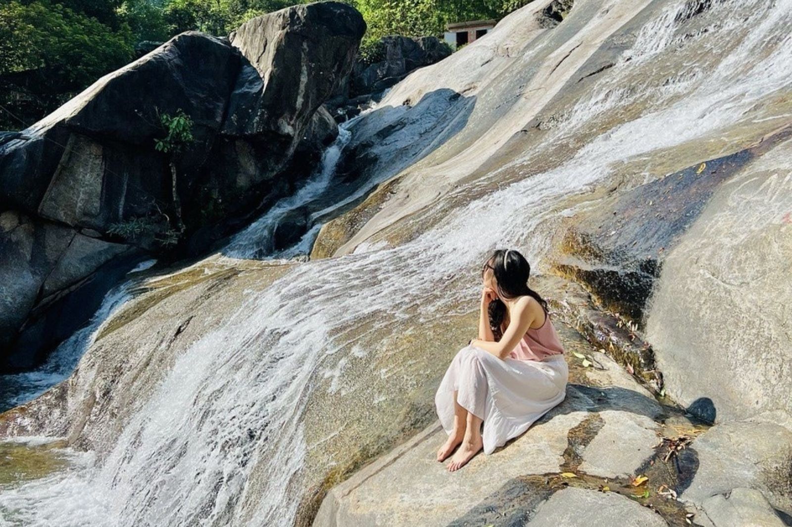 Suối Mơ Huế - Điểm check-in yêu thích vào những ngày hè nóng nực