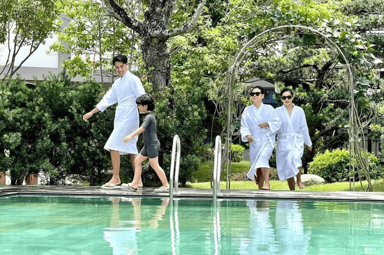 Tắm suối khoáng nóng tự nhiên với Tour Bang Onsen