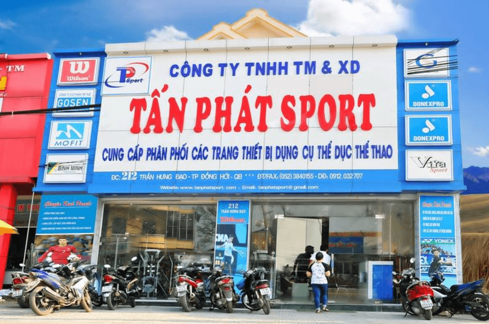 Tấn Phát Sport là cửa hàng đồ bơi nổi tiếng ở Quảng Bình