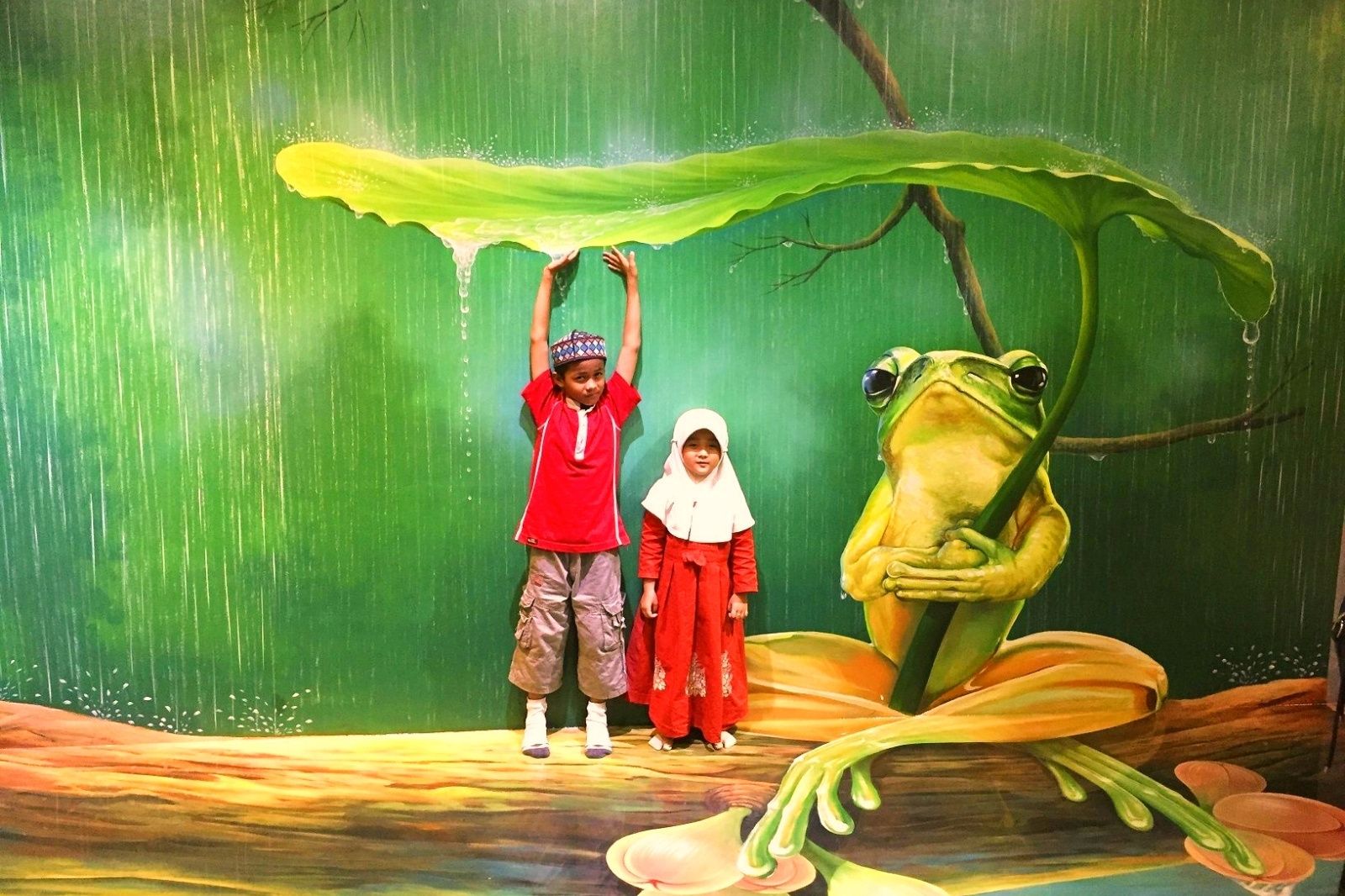 Tầng 1 nổi bật với chủ đề thế giới thần tiên và tự nhiên