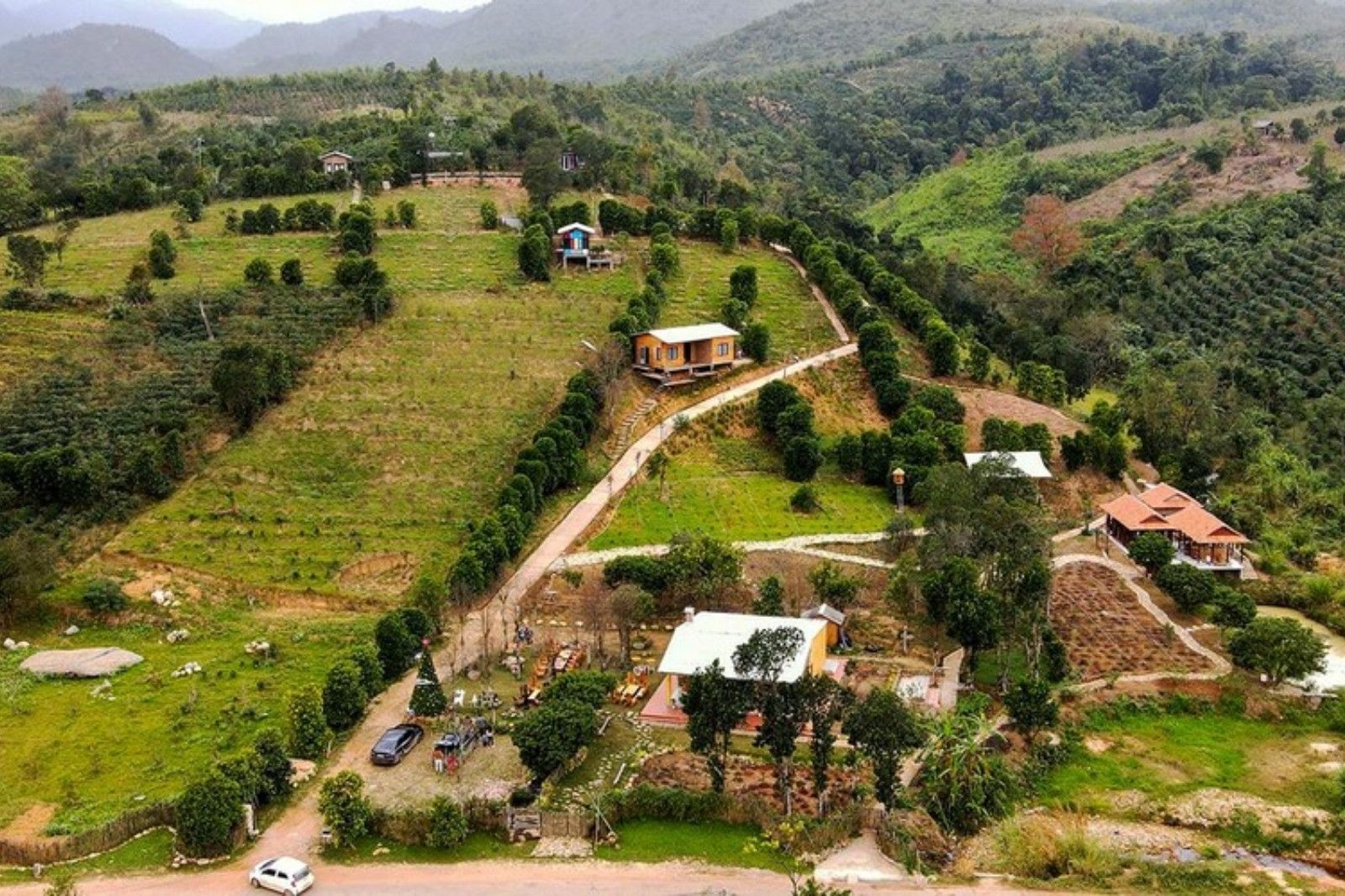 Tham quan, tìm hiểu đời sống văn hóa ở Hướng Phùng