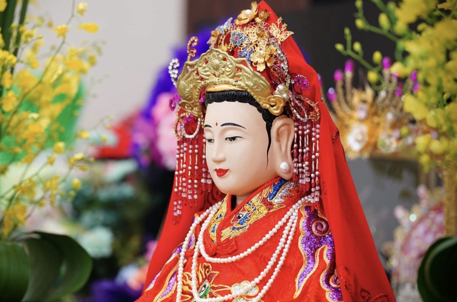 Thánh Mẫu và sự tích 3 lần giáng trần hành thiện tích đức