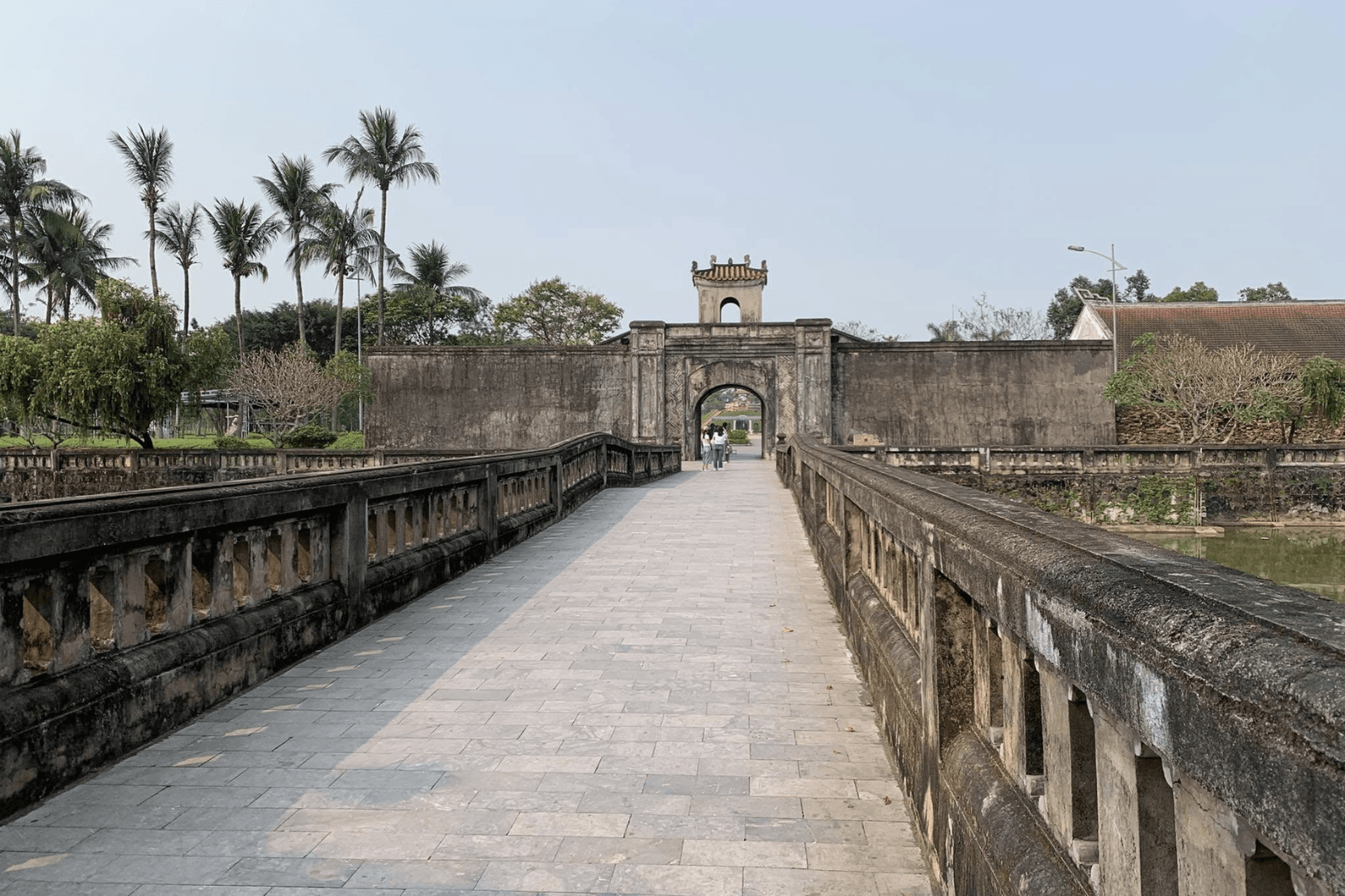 Thành cổ là nơi linh thiêng để tưởng nhớ 