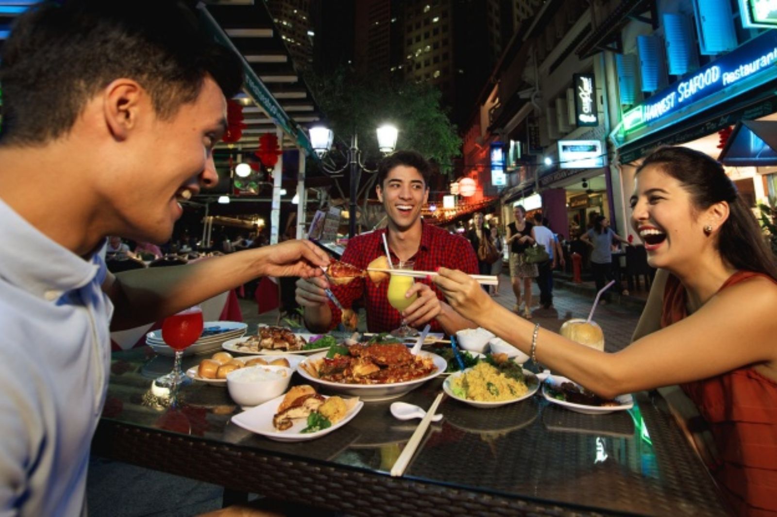 Quan sát món ăn trước khi thưởng thức 