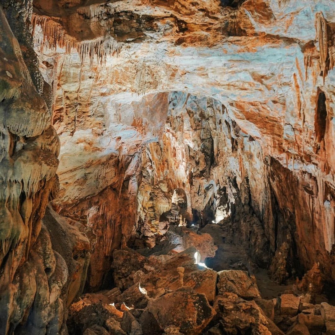 Phong Nha Cave – Tien Son Cave 1 Day