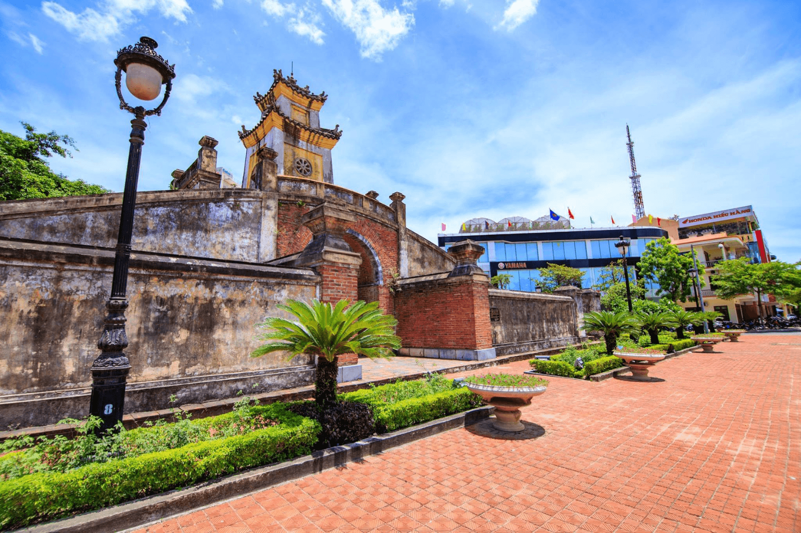 Tìm hiểu thêm về văn hóa lịch sử với tour Đồng Hới
