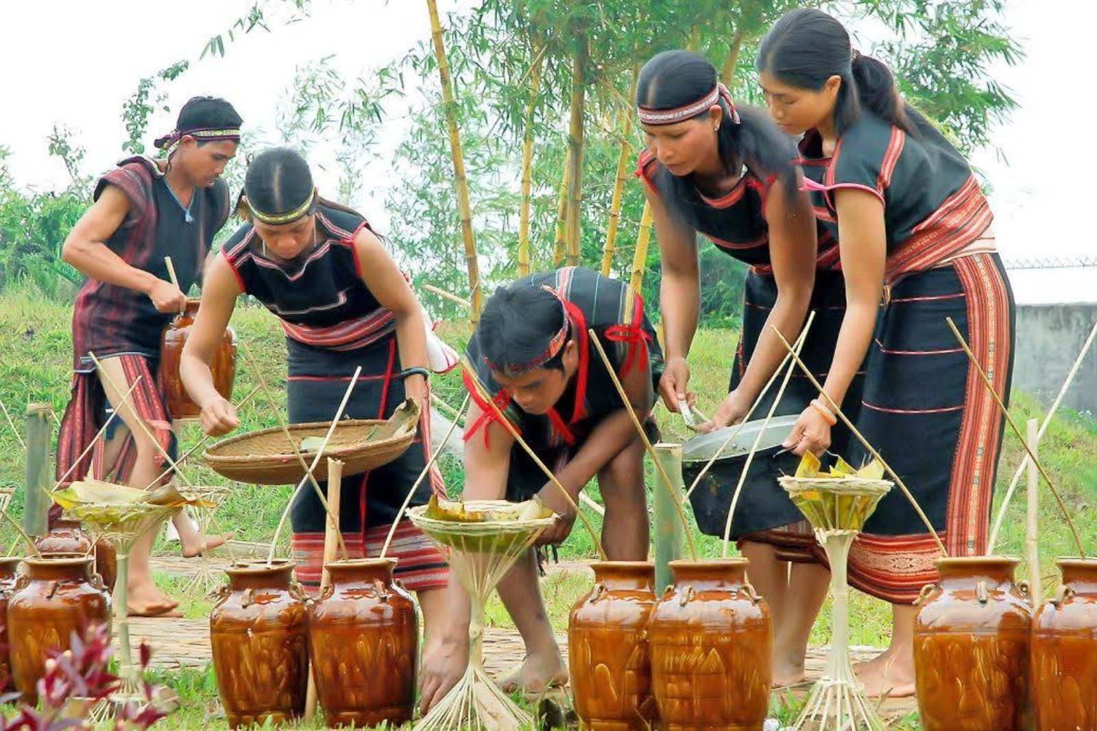 Tinh túy văn hóa ẩm thực người đồng bào