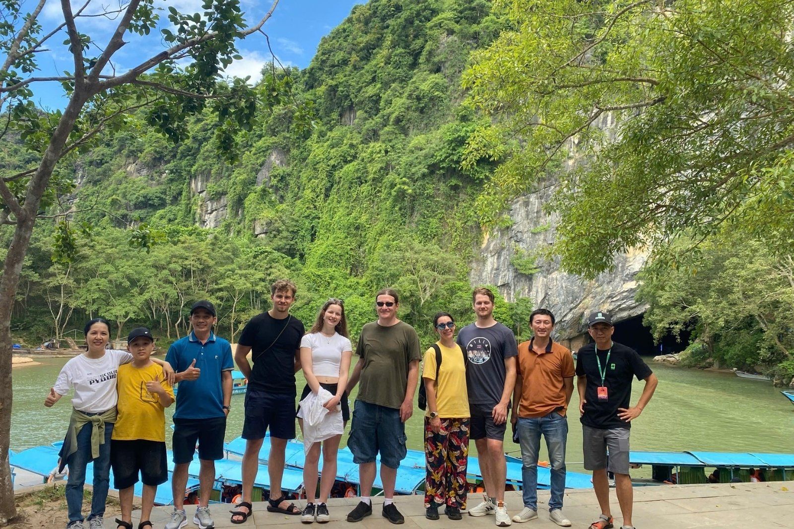 Tour ghép hàng ngày của Sovaba Travel