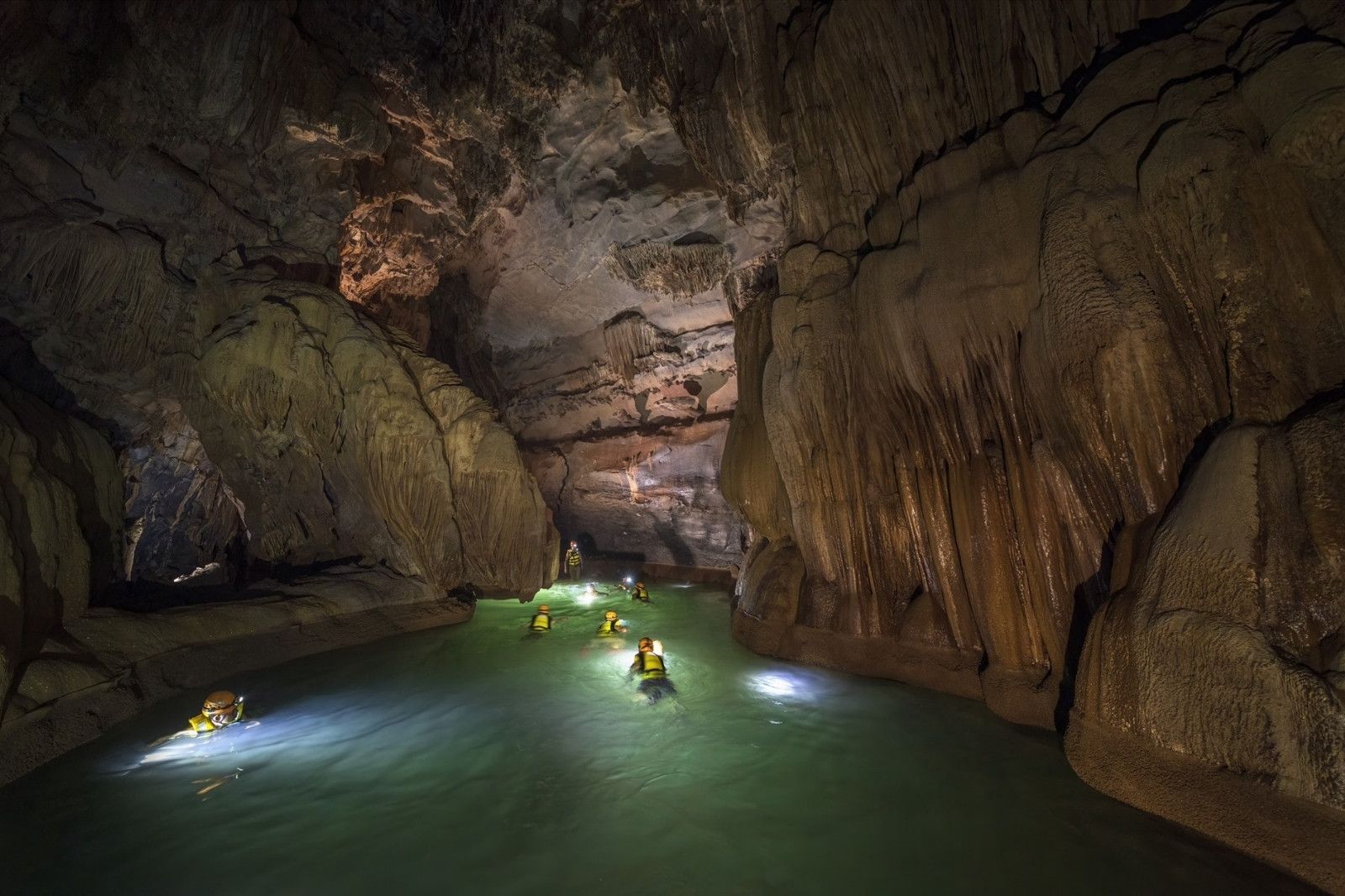 Tour-kham-pha-phong-nha-4,5-km.jpg