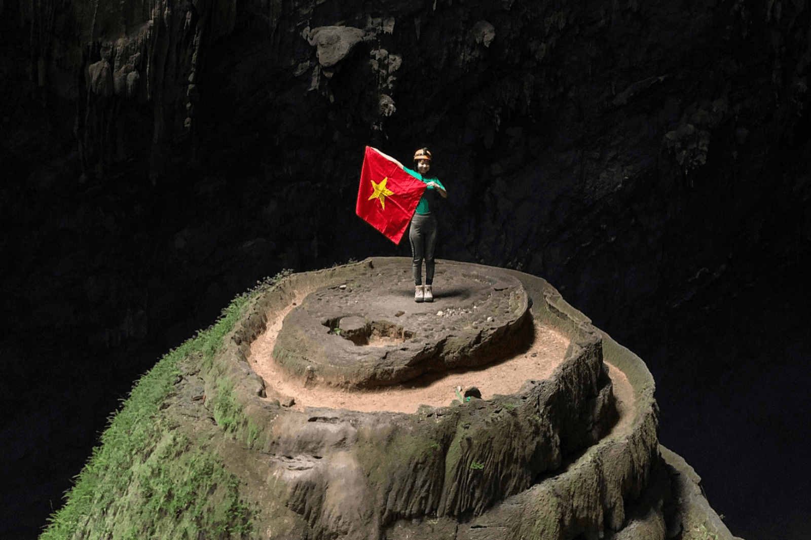 Tour thám hiểm Hang Sơn Đoòng
