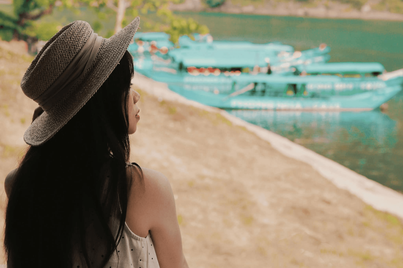 Tour tham quan Động Phong Nha không mất nhiều sức lực nên phù hợp với nhiều nhóm du khách