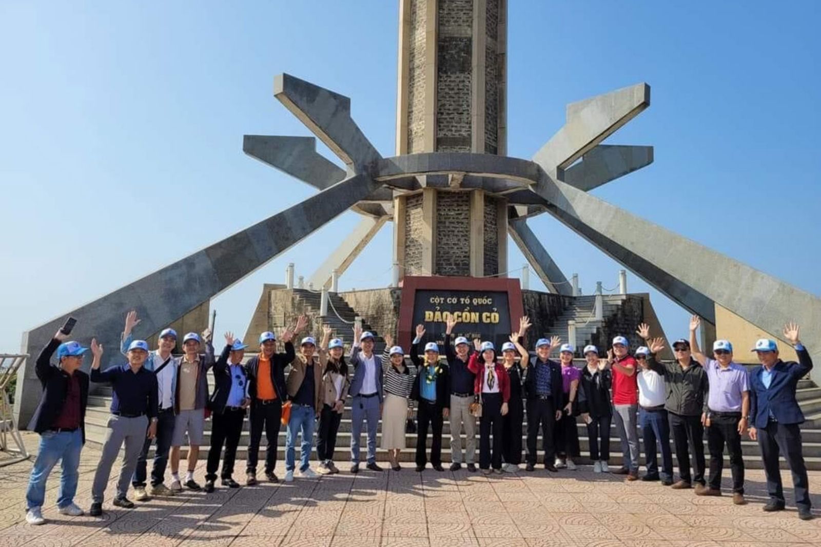 Tour theo đoàn thường cố định lịch trình và thời gian