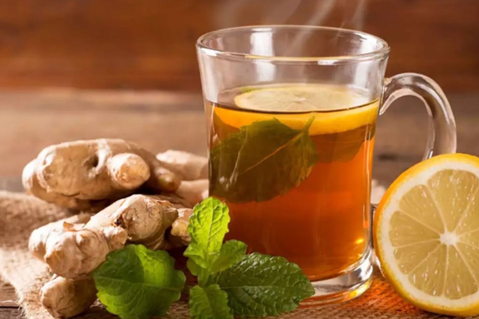 Trà gừng ấm sẽ là “cứu tinh” cho chiếc bụng đang biểu tình của bạn