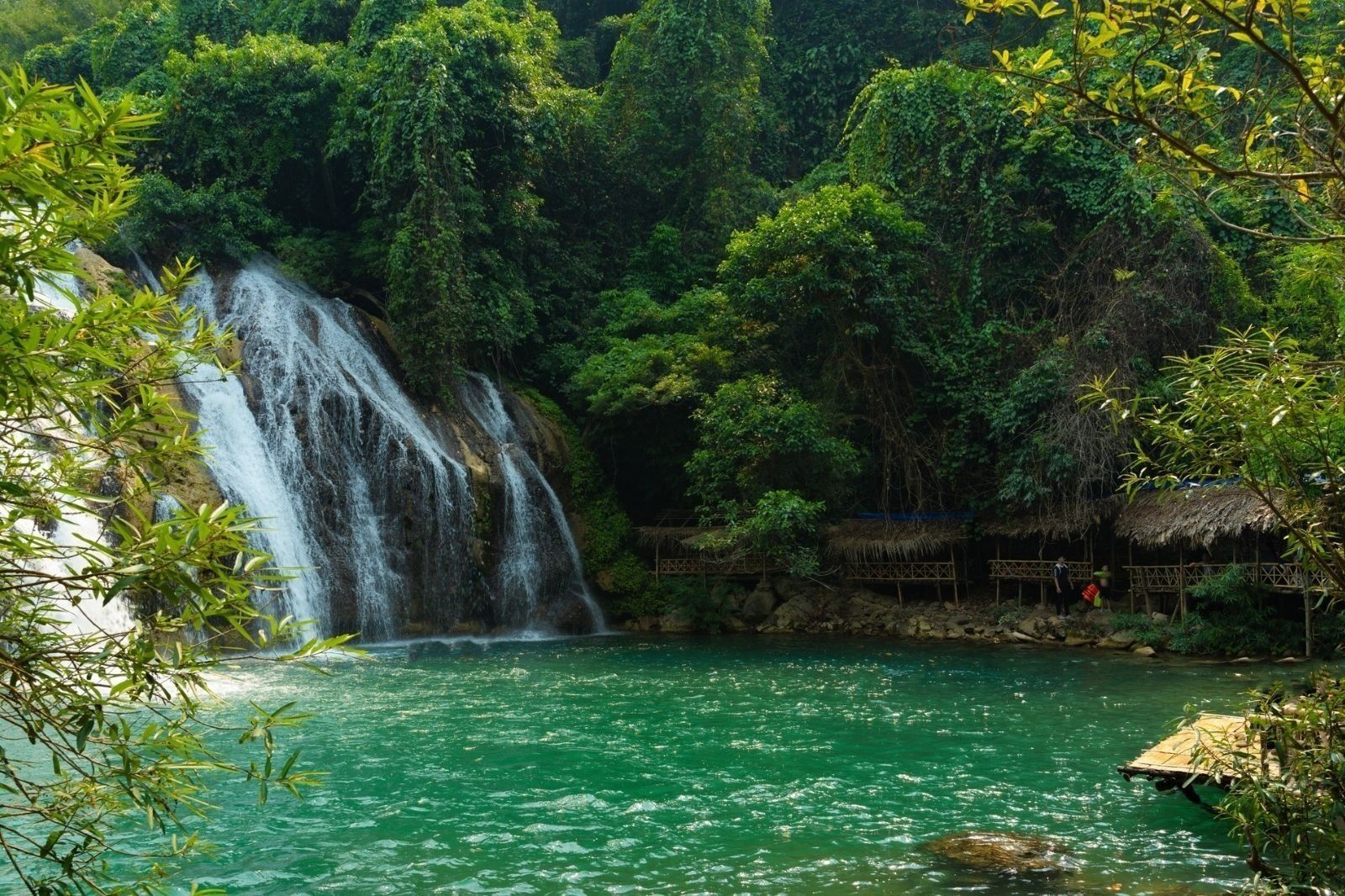 Trải nghiệm hòa mình vào khung cảnh thiên nhiên hùng vĩ