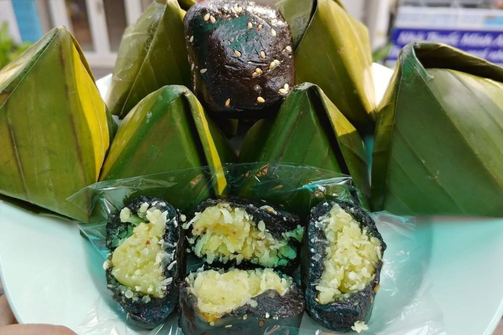 Trải nghiệm làm bánh ít lá gai, khám phá đời sống của người dân xứ Quảng