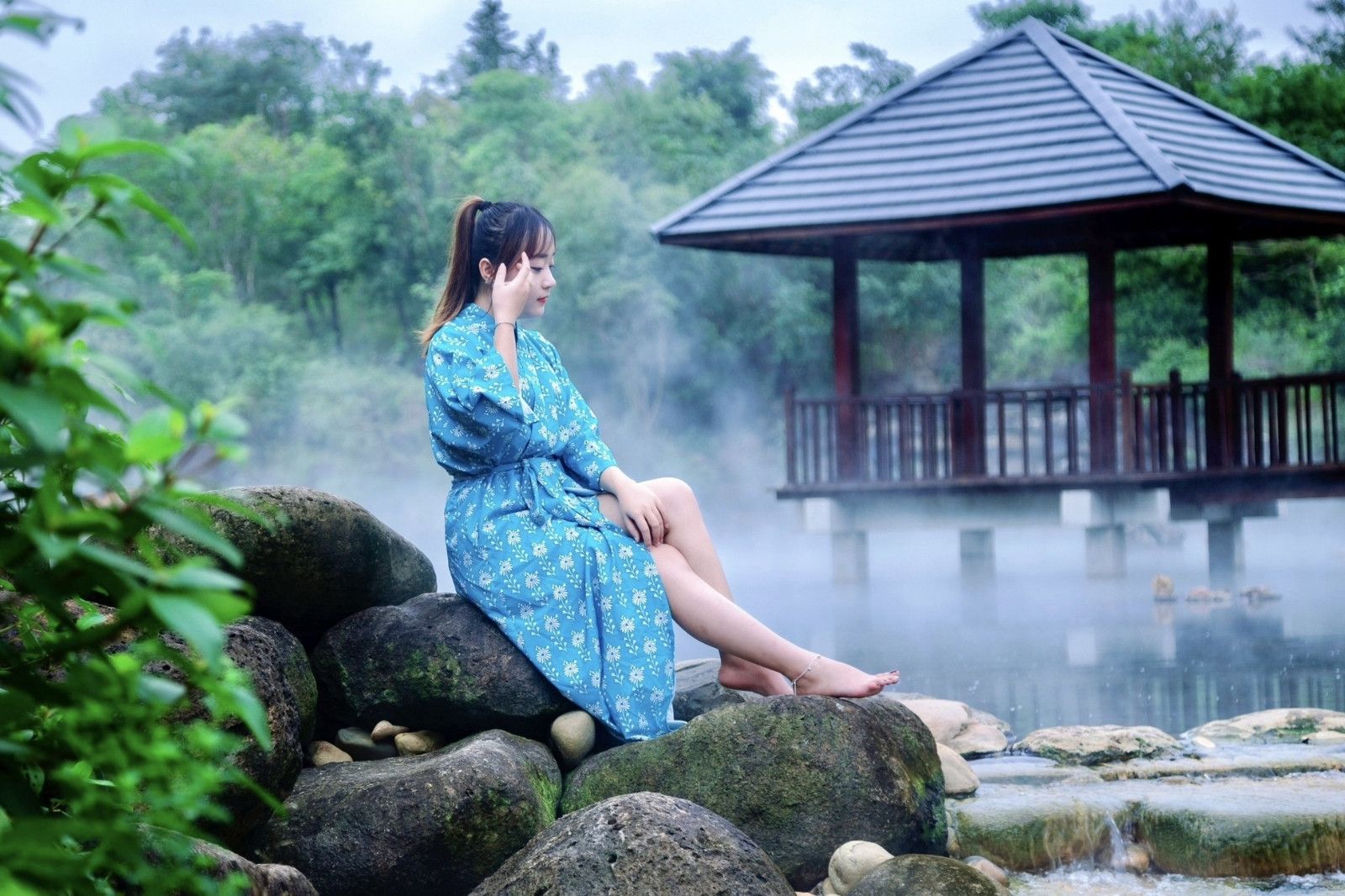 trải nghiệm tắm suối nóng tại Quảng Bình