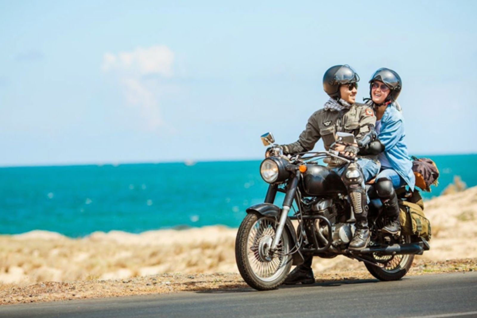 Tự do khám phá Đồng Hới khi đi xe máy đến biển Nhật Lệ