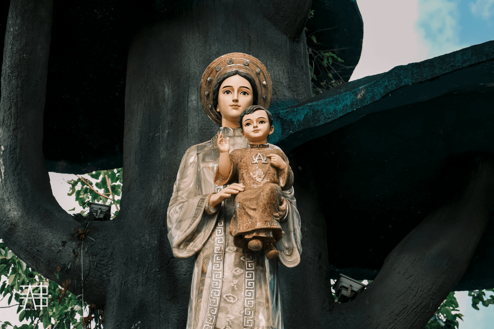 Tượng Đức Mẹ La Vang 
