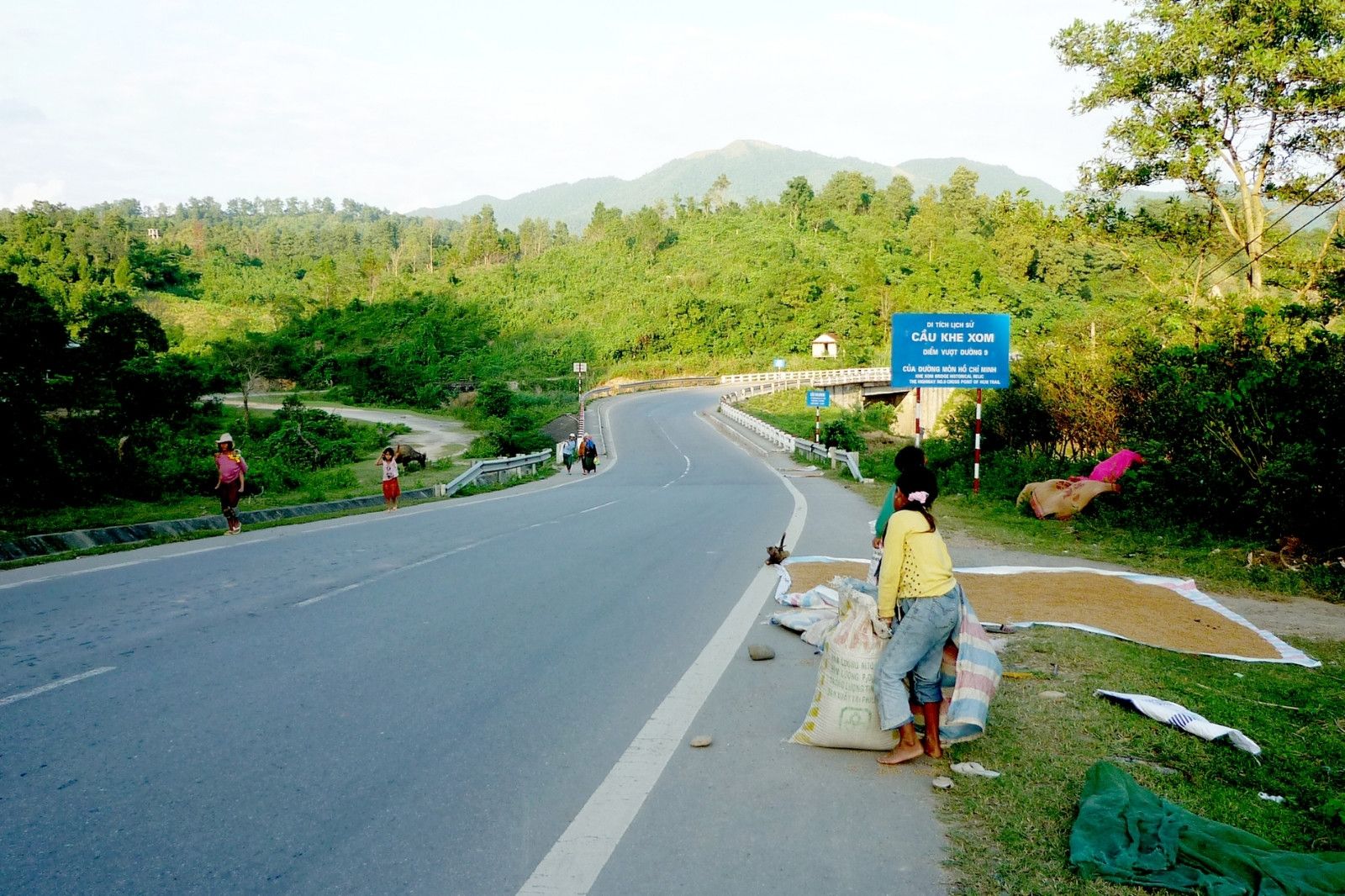 Tuyến đường Quốc lộ 9 bắt nguồn từ thành phố Đông Hà
