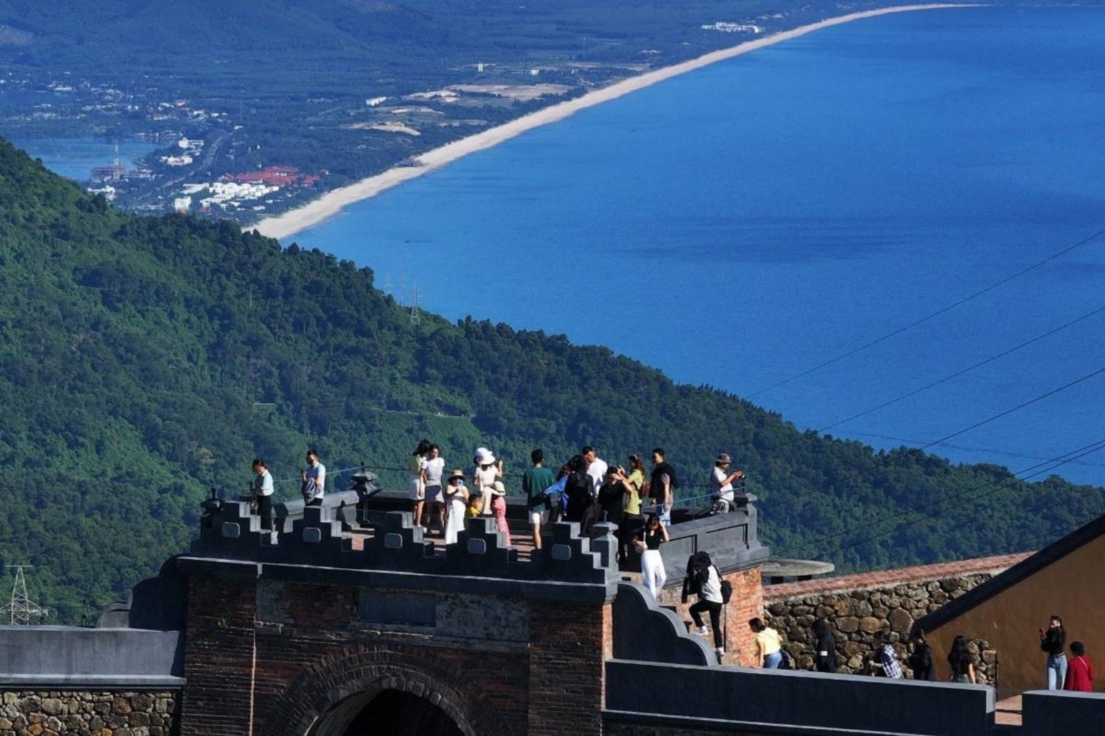 Vị trí chiến lược "Độc nhất vô nhị" trên đỉnh Đèo Hải Vân